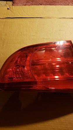 $30 2004-8 acura tl driver side tail light