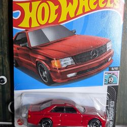 Hot Wheels 89 MERCEDES BENZ 560 SEC AMG.