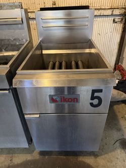 Used Ikon 75/80lb Capacity Commercial Gas Fryer 
