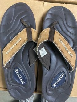 Sperry flip flops