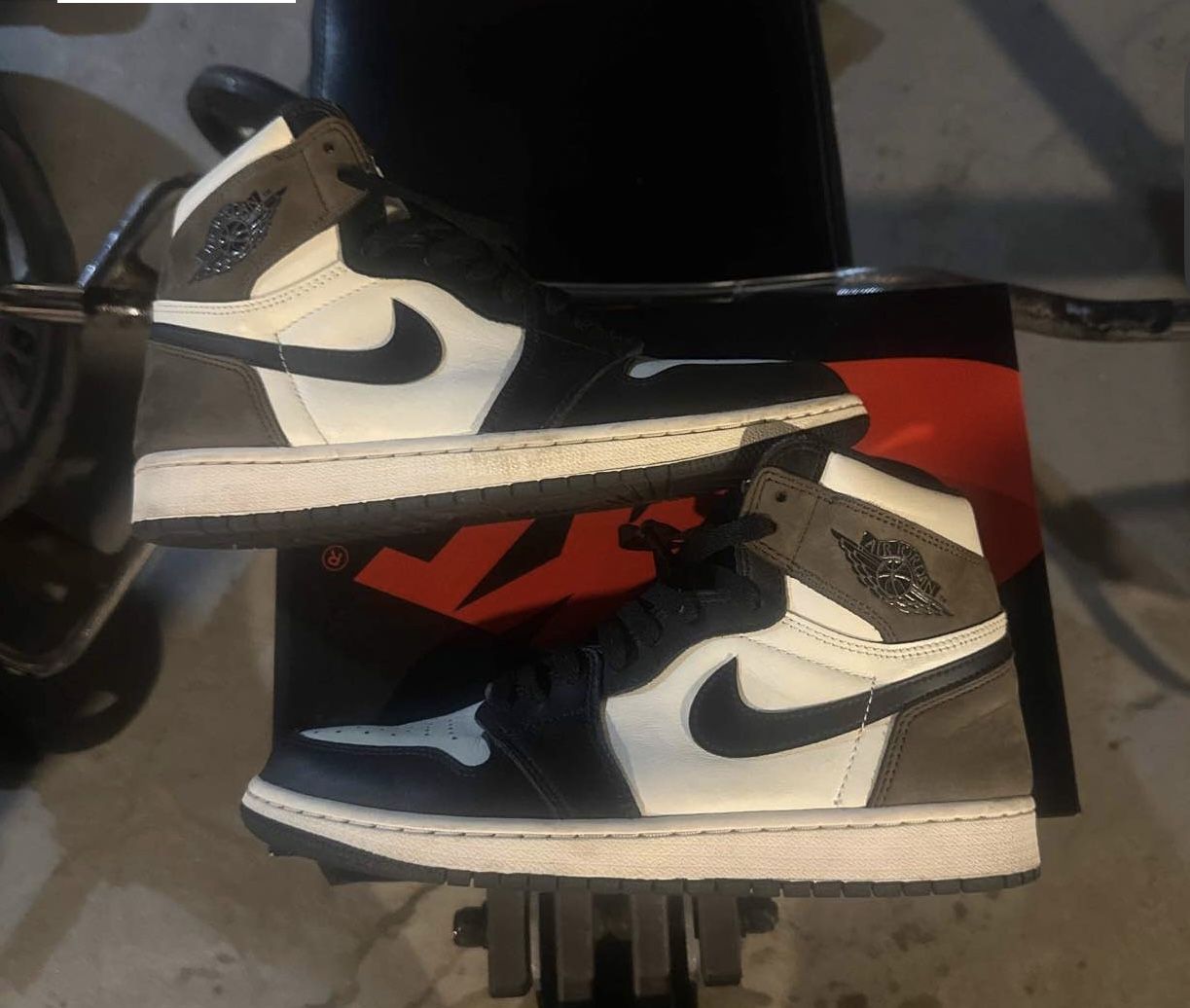Jordan 1 Dark Mocha