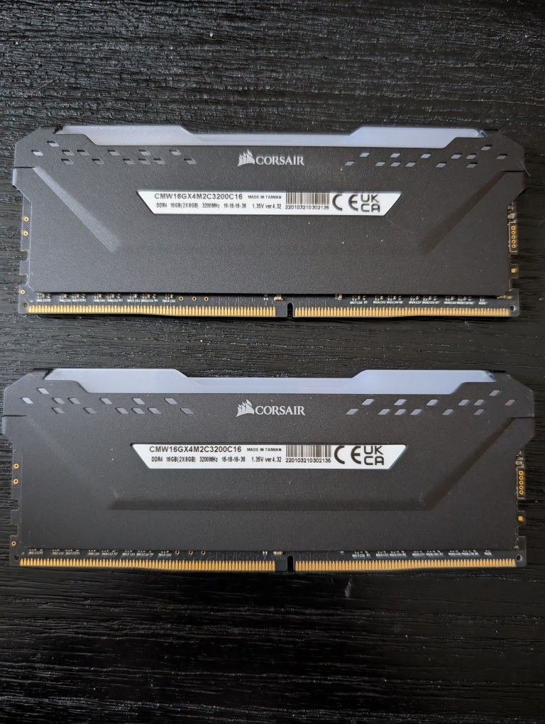 CORSAIR VENGEANCE RGB PRO DDR4 RAM 16GB (2x8GB) 3200MHz CL16-18-18-36