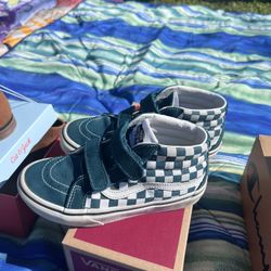Used Unisex vans 