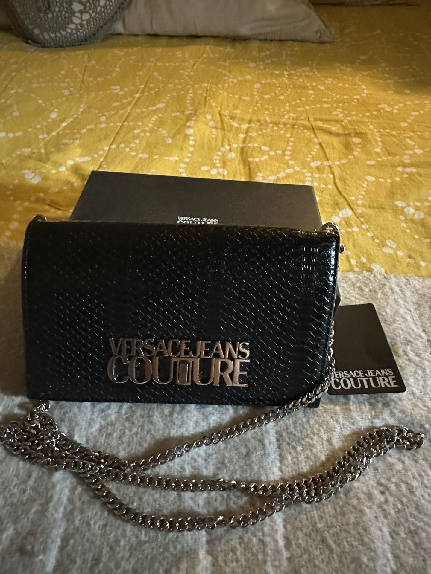 Authentic VERSACE Wallet On Chain