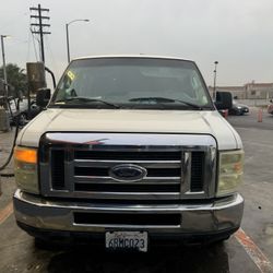 2010 Ford Ecoline E-350