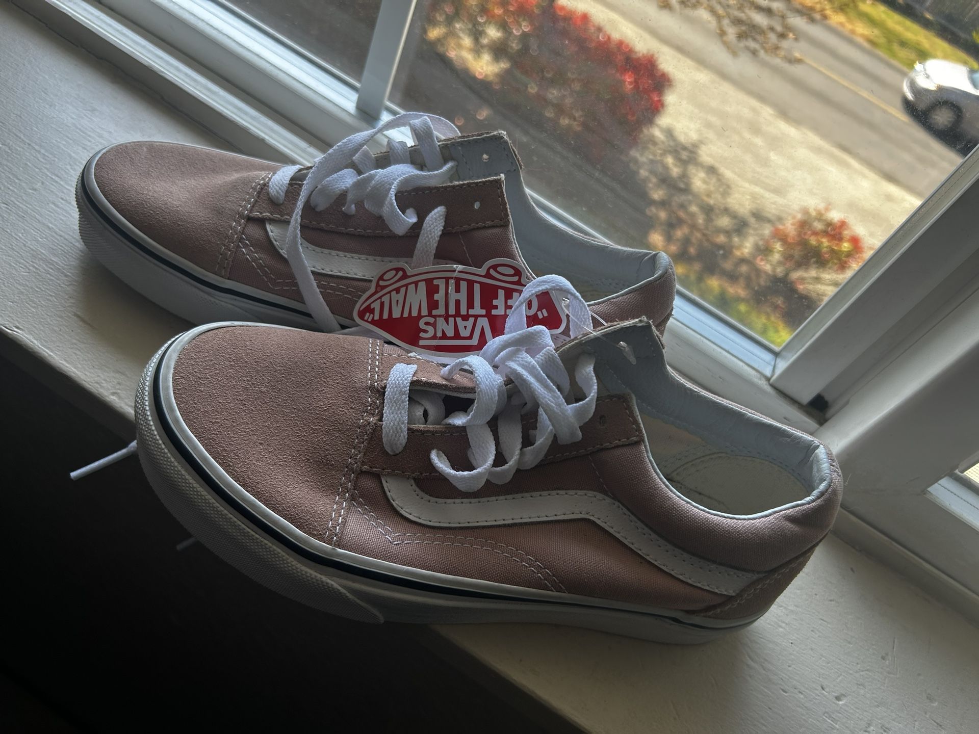 Women’s Vans Size 6