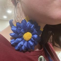 Reworked Blue Flower Choker