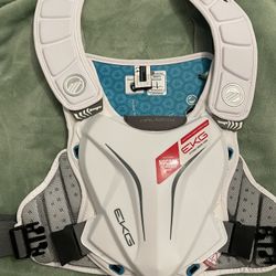 Maverick EKG lax Chestplate - Brand New - Size Medium