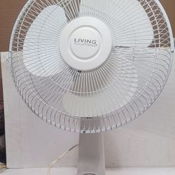  LIVING Table  fan....