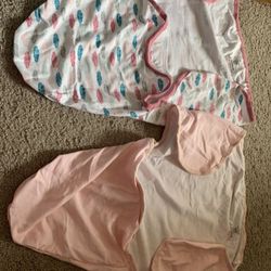 Baby swaddle (Size: 3-6months) : Mildly Used