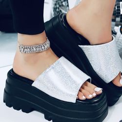 Women’s Wedge Sandals - White