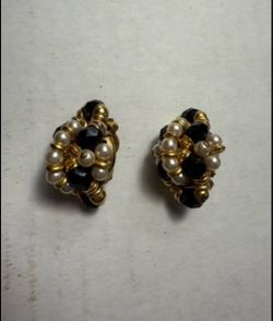 Vintage Faux Pearl & Black Bead Cluster Clip-On Earrings