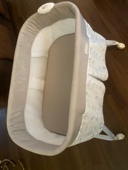 Vibrating Baby Bassinet