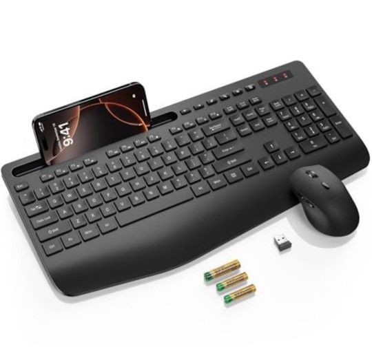 Like New Wireless Keyboard And Mouse