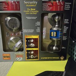 Schilage Maximum Security  Dead Bolt And Knob