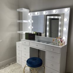 Original Glam Makeup Vanity 