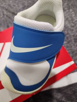 Nike NEW 6c $30