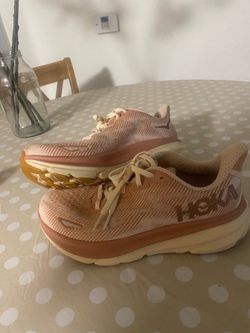 Women’s hoka shoes
