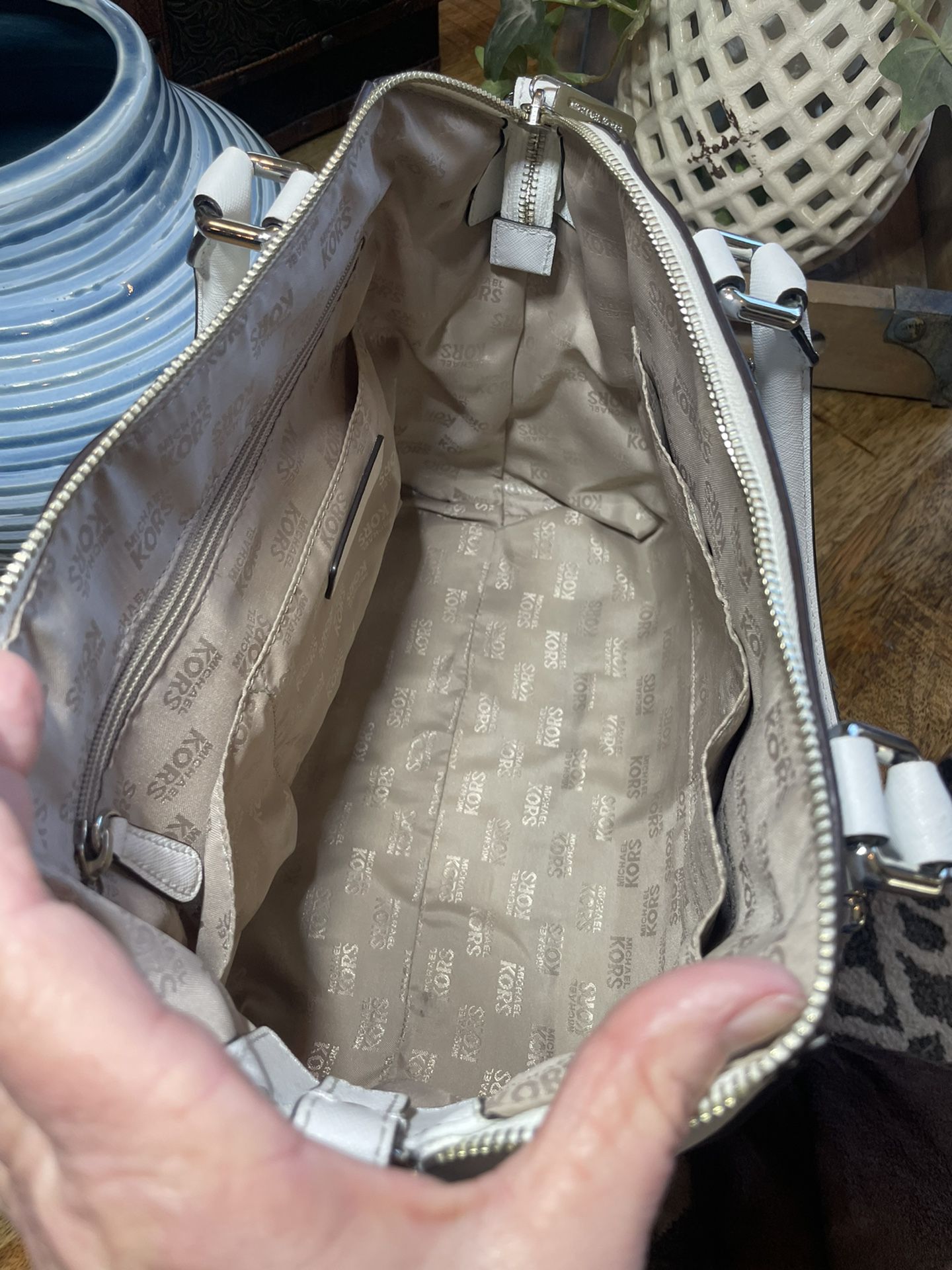 Mk Tote Bag for Sale in Hemet, CA - OfferUp