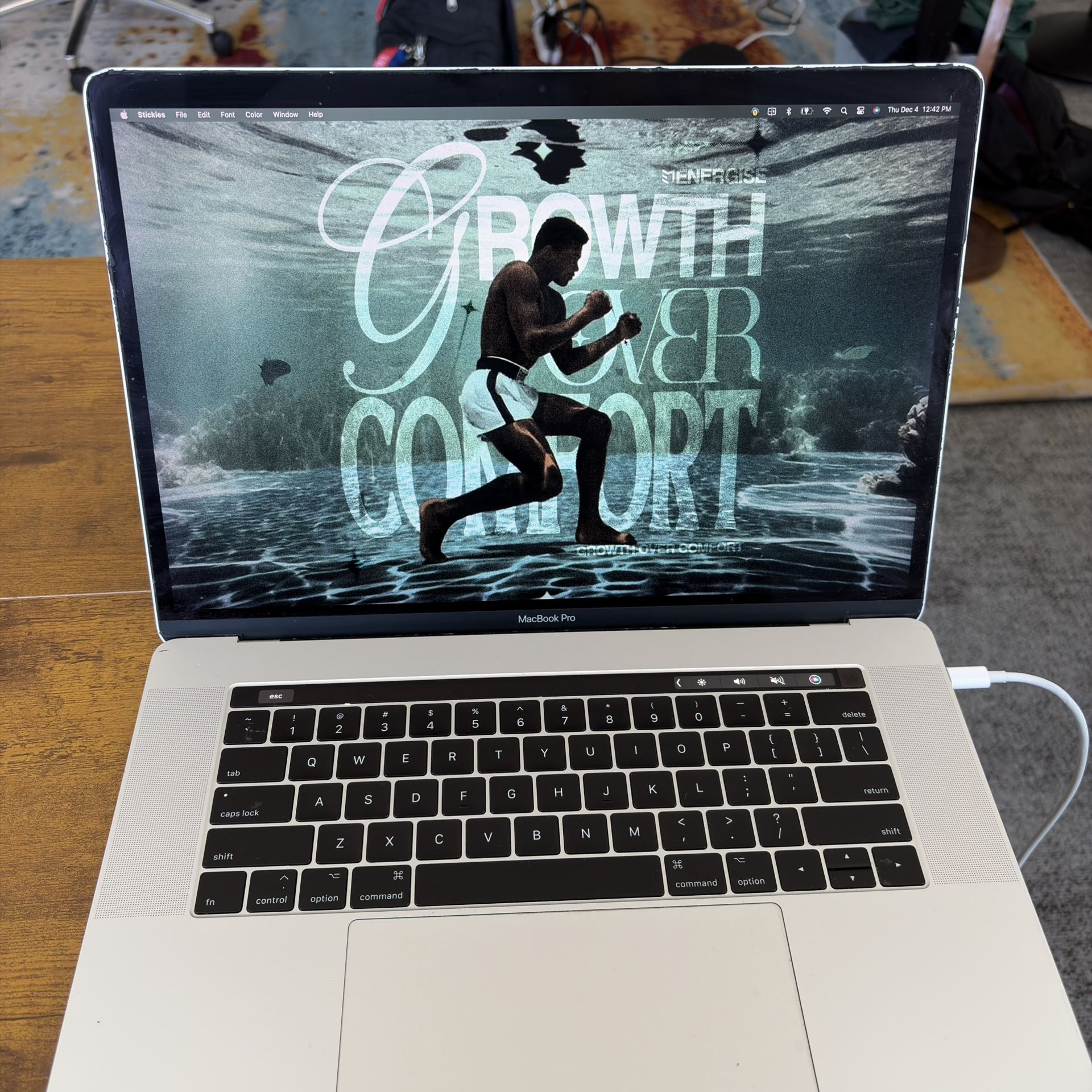 2018 MacBook Pro 15-inch w/ Touch Bar (Good Condition)