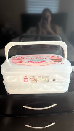 Cupcake carrier