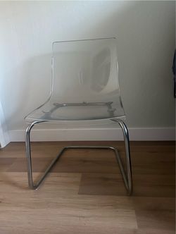 Silla transparente
