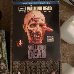 The Walking Dead Season 2 Blu-ray Zombie Head