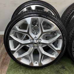 New 26 inch gm style wheels wrapped in 305/30r26 lexani tires.