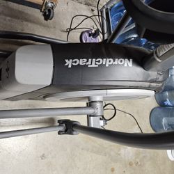 NordicTrack Elliptical Excellent Condition 