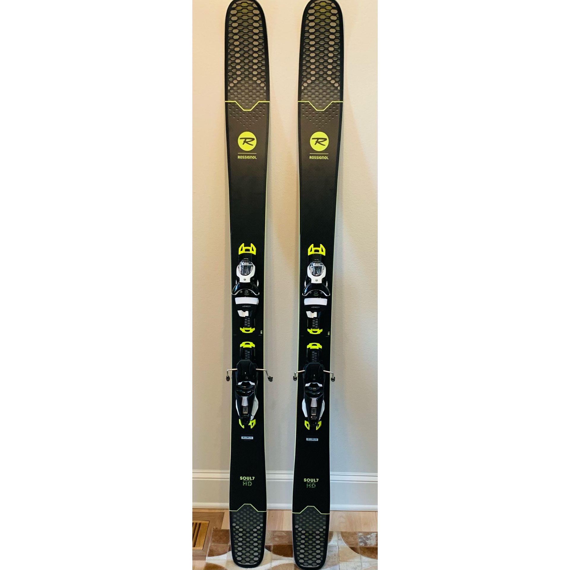 Rossignol Soul 7 HD Skis with Bindings - NEW!