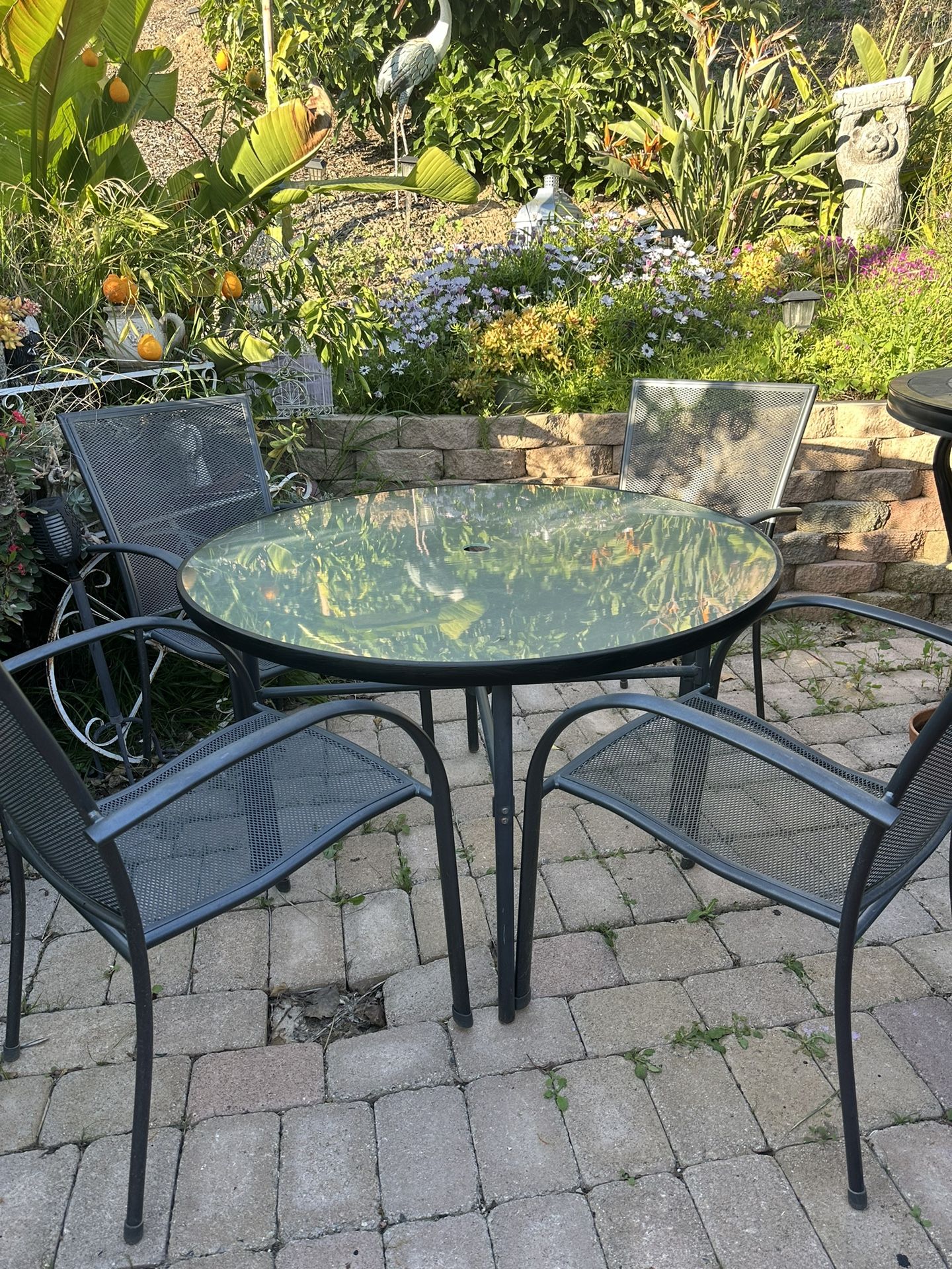 Metal Patio Furniture Table Set! Local Delivery Available For Extra Fee. 