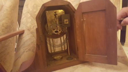 Vintage antique mantel clock