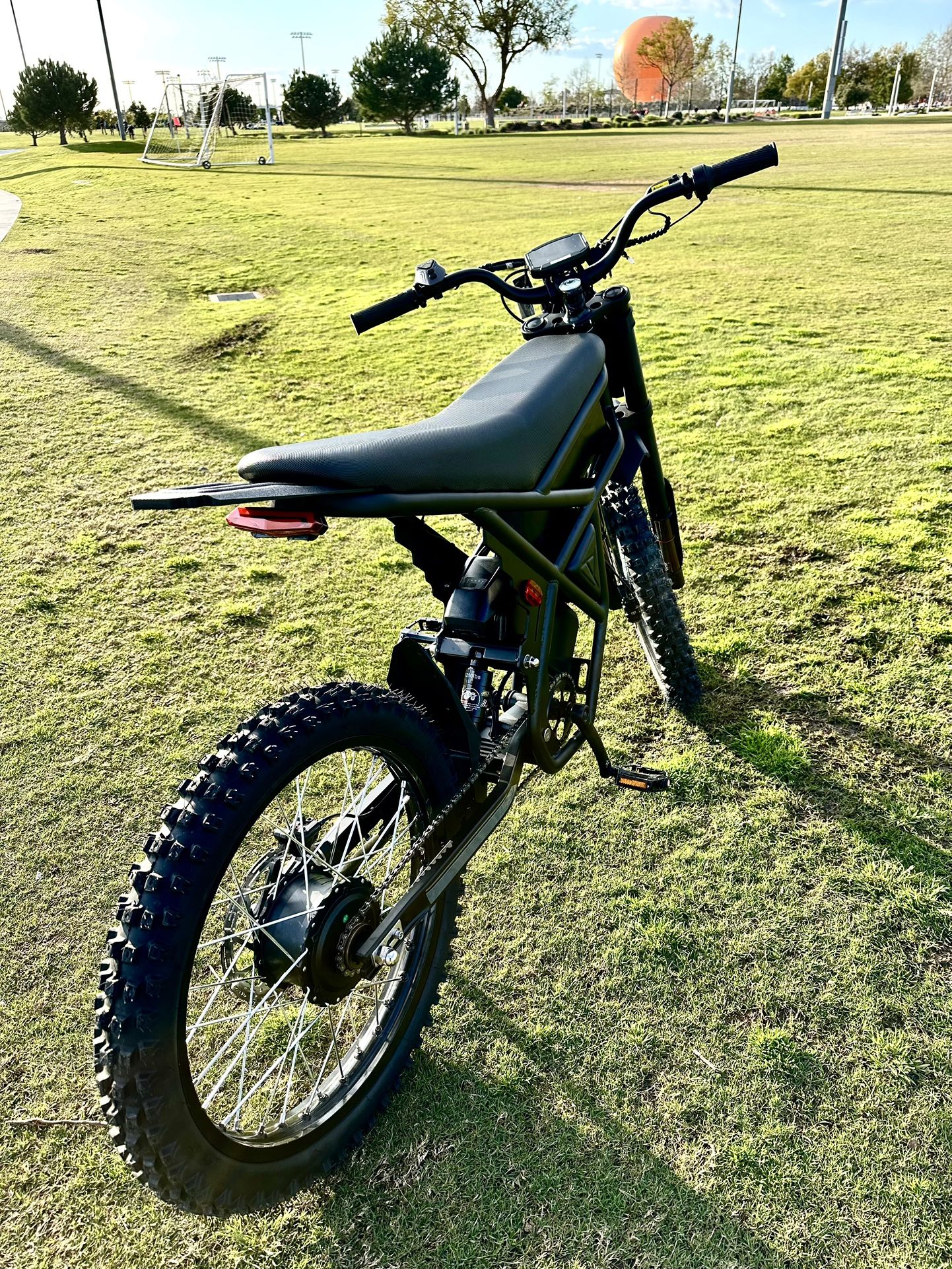 New! GT73 Riding Times, Electric Dirt Bike, 2000 W, Full Suspension, 37mph, Dual Battery! Delivery Included!