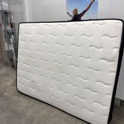 Queen Mattress Like new -  Delivery Available 