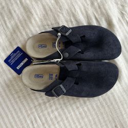 Birkenstock Boston Navy clogs! 