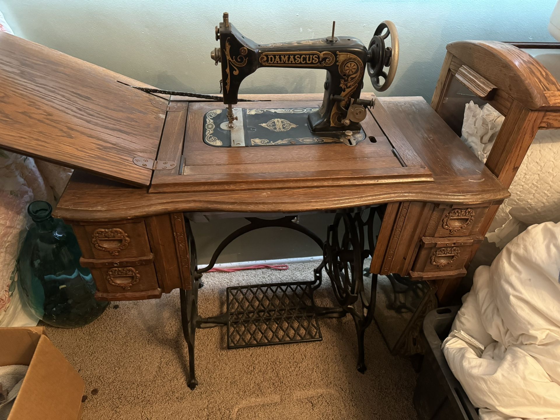 Damascus Sewing Machine In Cabinet Treadle
