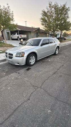 2005 Dodge magnum