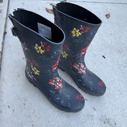 Women’s Size 9 Rain Boots