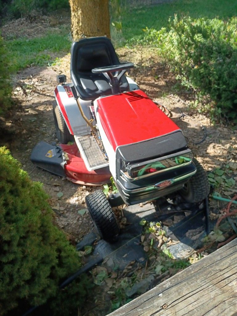 Landmark Riding Lawnmower Clean