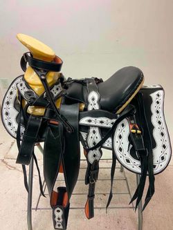 Montura charra de cuero