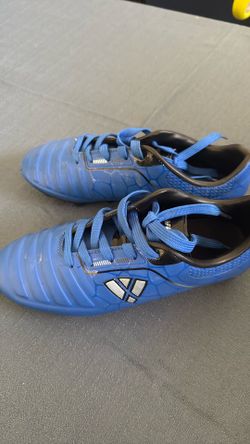 Soccer cleats