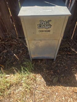 Large automatic dog feeders