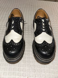 Dr. Martens 3989 Bex Black & White Brogue Oxford 1990’s. VINTAGE size women’s 8