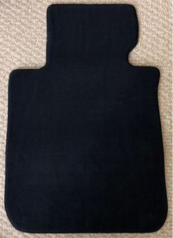 BMW 128i / 135i OEM-Style Front Carpet Floor Mats – Like New