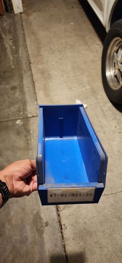 Plastic stackable bins