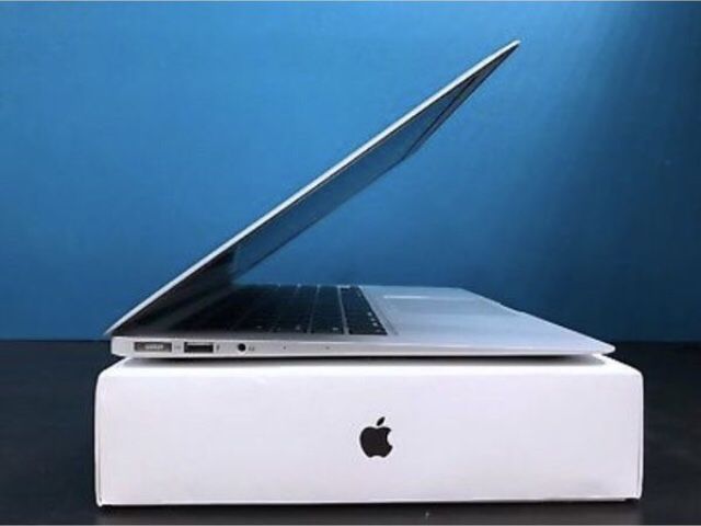 🍎 2017 MacBook AIR 13” 🍎 MAX SPECS custom ordered Intel i7 8gb