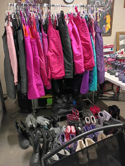 Kids Snow Pant N Boots 15,00 Each