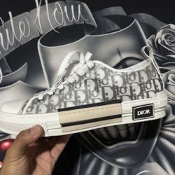 DIOR SNEAKER