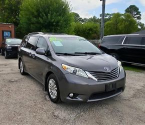 2012 Toyota Sienna