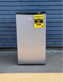 3.3 cu ft Mini Dorm Refrigerator with Freezer Silver